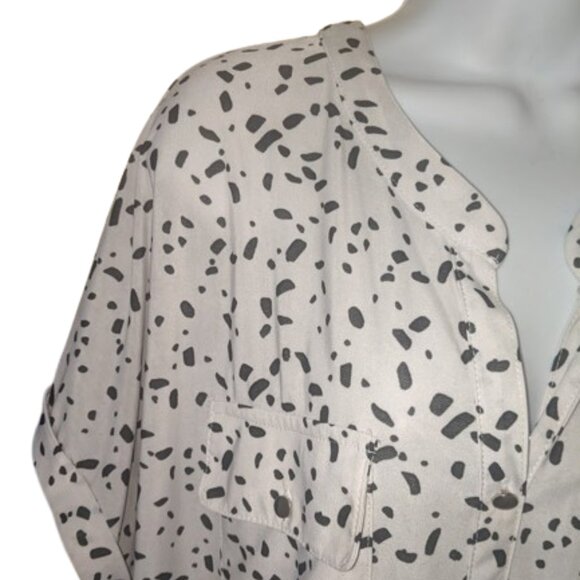 --- Short Sleeve Long White Blouse Size 1X - Picture 2 of 2